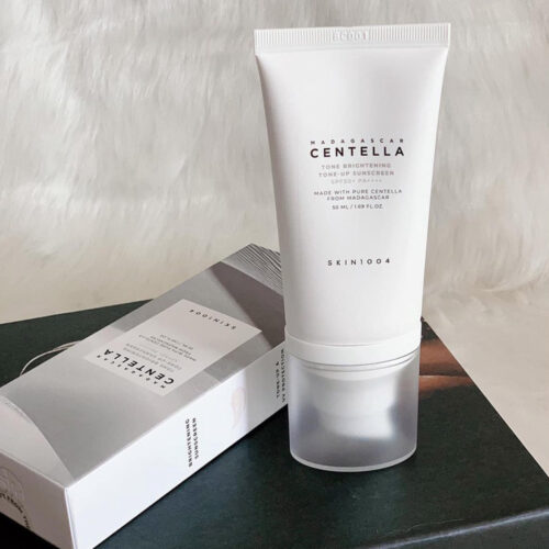 ضد آفتاب ضد لک و روشن کننده تون آپ سنتلا اسکین 1004 Centella Skin Tone Up Anti-Blemish and Brightening Sunscreen 1004