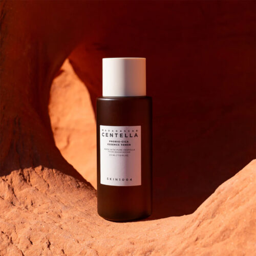 تونر اسنس تقویت کننده و تسکین دهنده پروبیو سیکا اسکین 1004 probio cica essence toner skin1004 madagascar centella