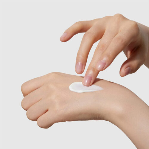 کرم ضد آفتاب تسکین دهنده و مرطوب کننده مدی کیوب Medicube Red Moisture Real Sun Cream