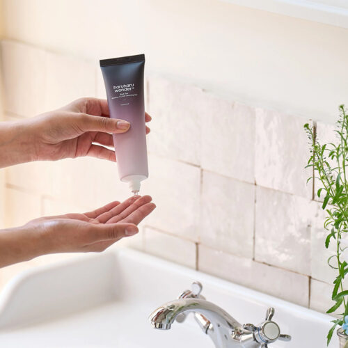 ژل شوینده ملایم مرطوب کننده برنج سیاه هاروهارو haruharu wonder black rice moisture 5.5 soft cleansing gel