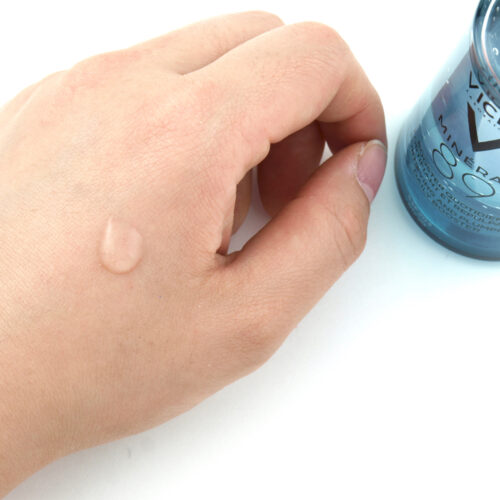 سرم آبرسان و تقویت کننده مینرال 89 ویشی Vichy Mineral 89 Skin Fortifying Daily Booster